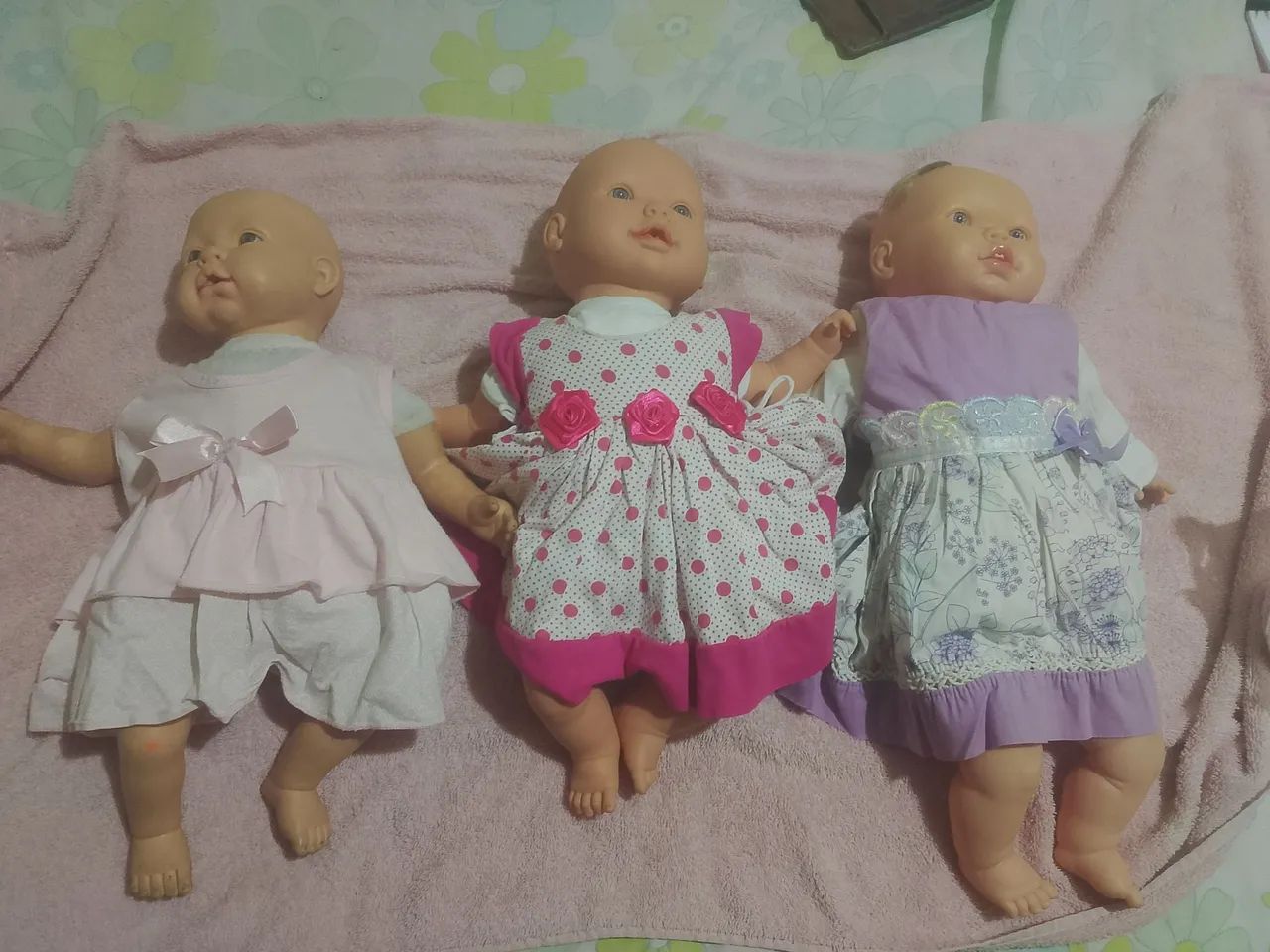 3 bonecas bebes corpinho de pano