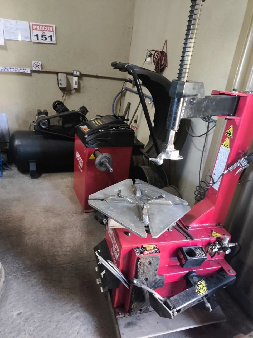 Vende-se uma loja de pneus com borracharia completa 90mil resis - Foto 3