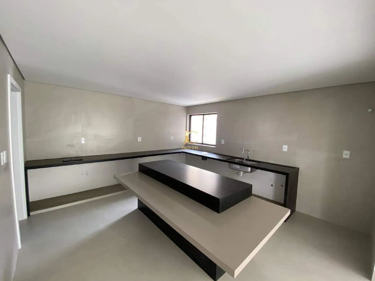 Apartamento residencial de 180 m² com 4 quartos no Centro de Divinópolis