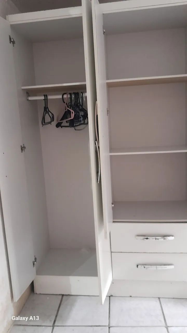GUARDA-ROUPAS USADO EM BOM ESTADO!
