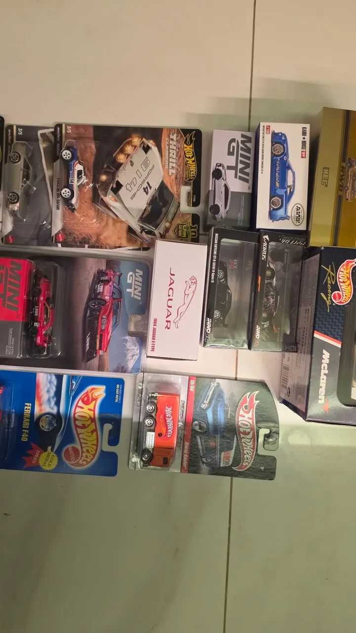 Hot wheels Lote com 23 minis - Foto 3