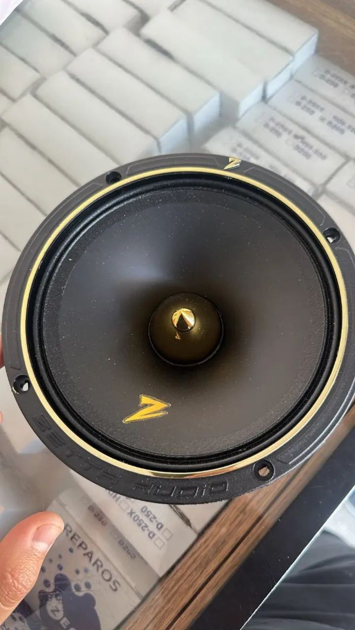 Vendo 2 pares de alto falantes de 6 polegadas 340 whats de potência cada marca zetta - Foto 4