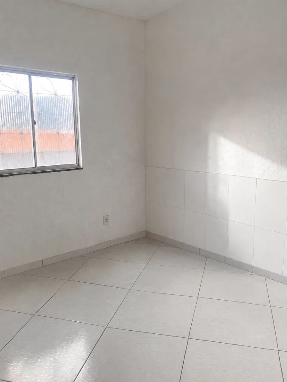 CASA AMPLA  SEMI MOBILIADA PARA ALUGUEL  - Foto 4