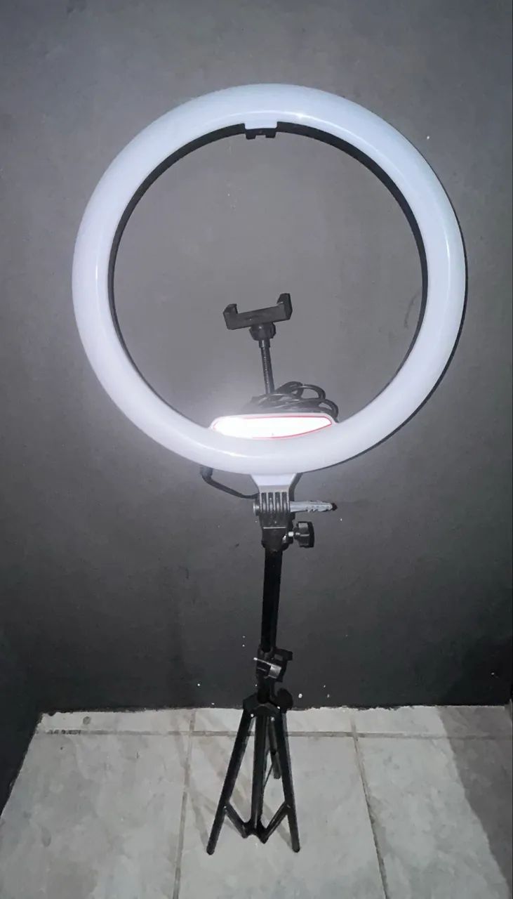 Ring light com tripé e suporte de celular 