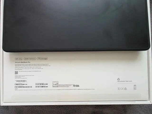 Macbook Pro M5 32GB RAM 1TB Storage com Acessórios - Foto 3
