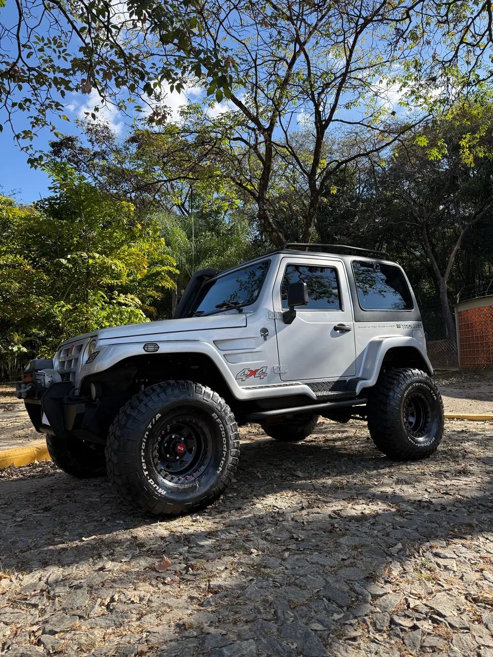 Troller T-4 4X4 3.0 TB INT. CAP. RÍGIDA DIESEL 2011