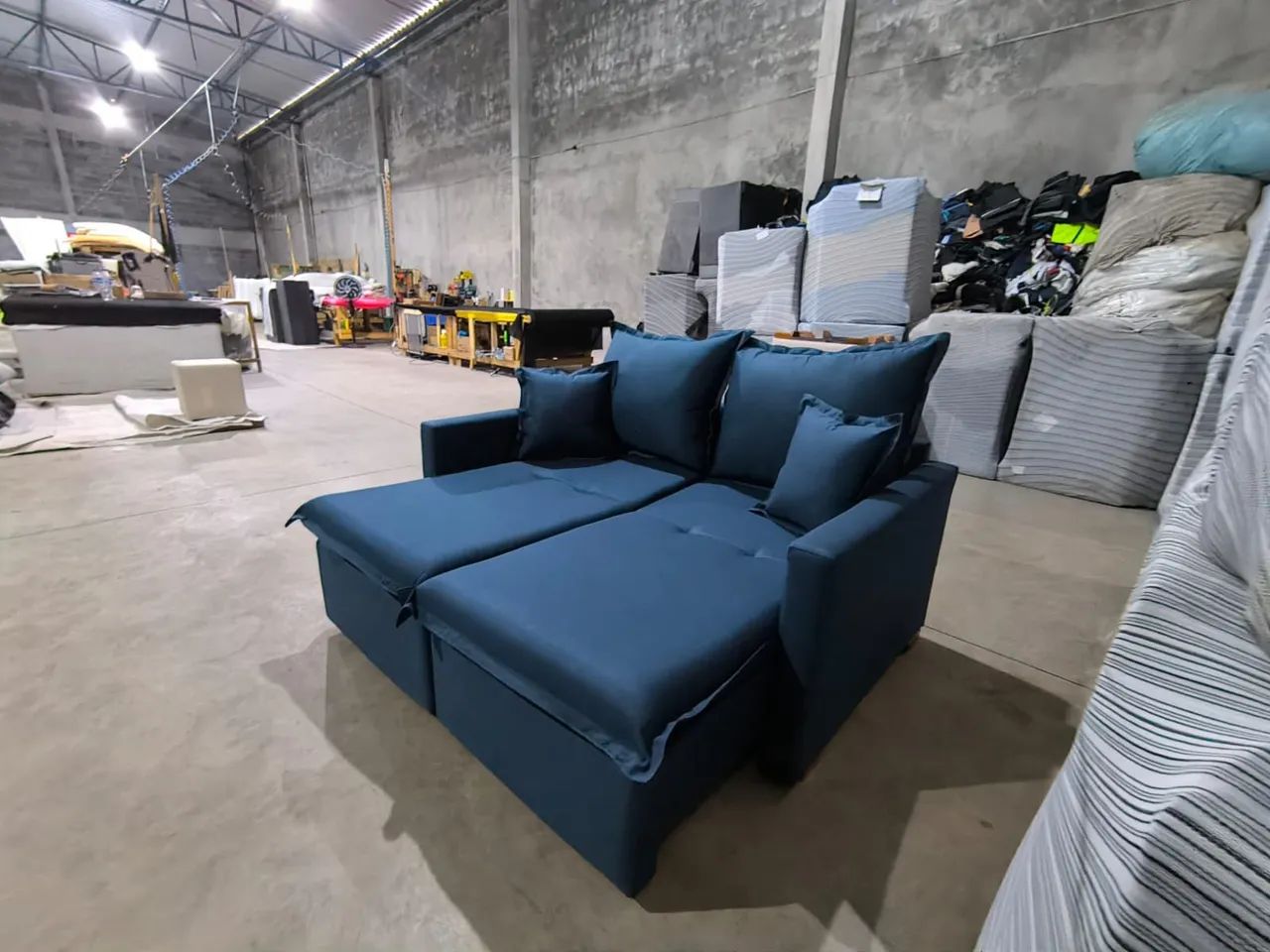 Sofá cama  zero caixa tecido linho azul dimensões 1.60x1.50 espuma D33 de qualidade  - Foto 2