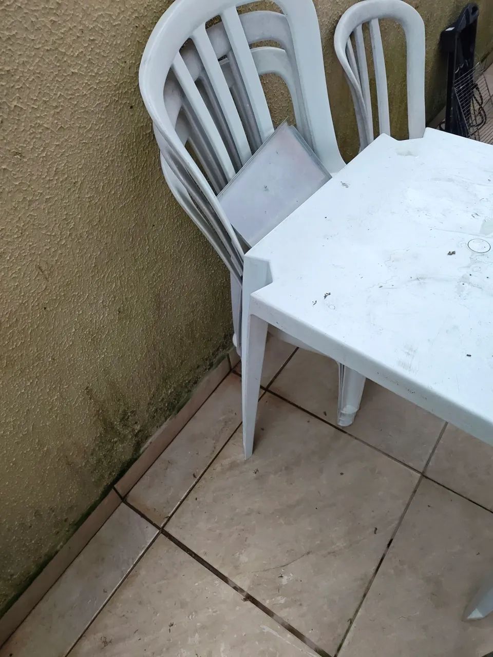 Mesa plástica com caldeiras  - Foto 2