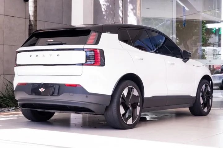 Volvo EX30 E60 Plus (elétrico) 2024 - Foto 3
