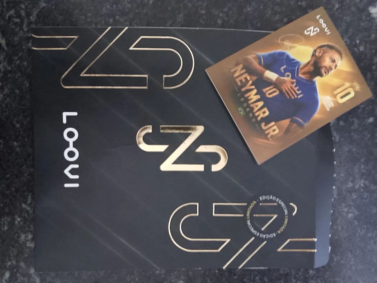 Vende-se figurinha do Neymar lendária  - Foto 2