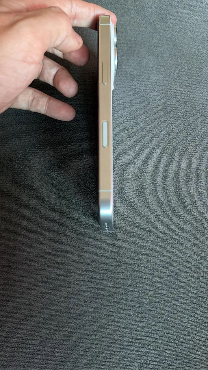 iPhone 16 pro 256GB Silver - Foto 3