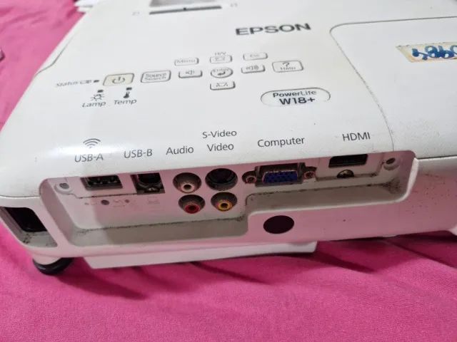 Epson W18+ Projetor Pouco uso - Filmes e aulas / Muito brilho resolução melhor que X e S - Foto 4