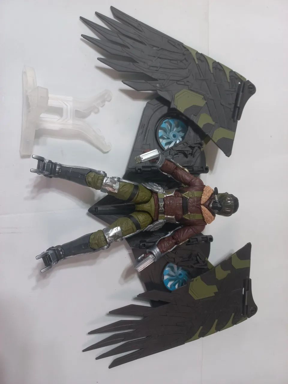 Boneco Abutre Marvel Legends MCU (impecável com base) - Foto 2