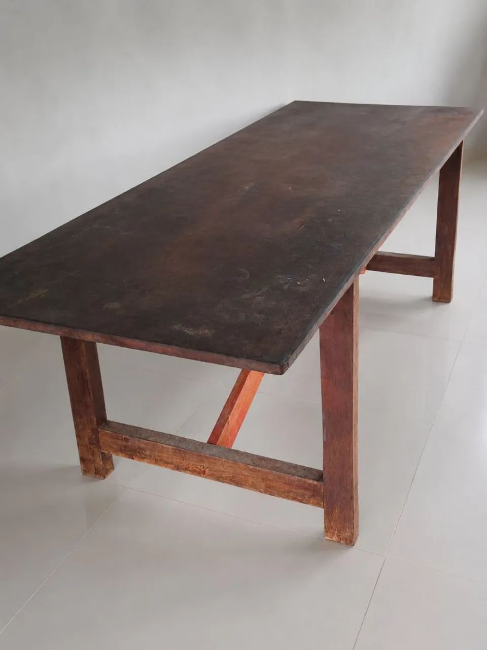 Vendo mesa em formato para casa de campo ,granja etc 