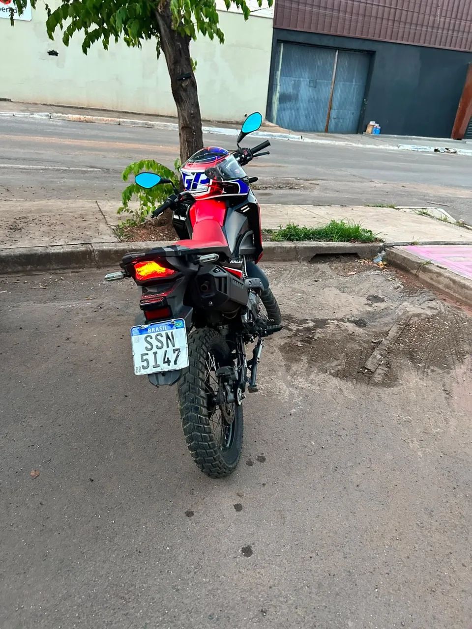 Honda Sahara 300  - Foto 2
