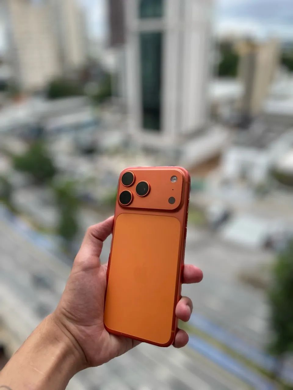 iPhone 17 pro Max laranja usado  - Foto 3