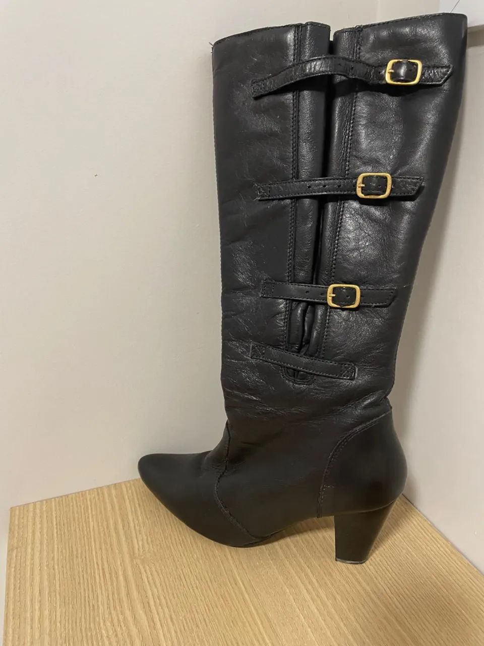 Bota cano alto de couro legítimo  - Foto 3