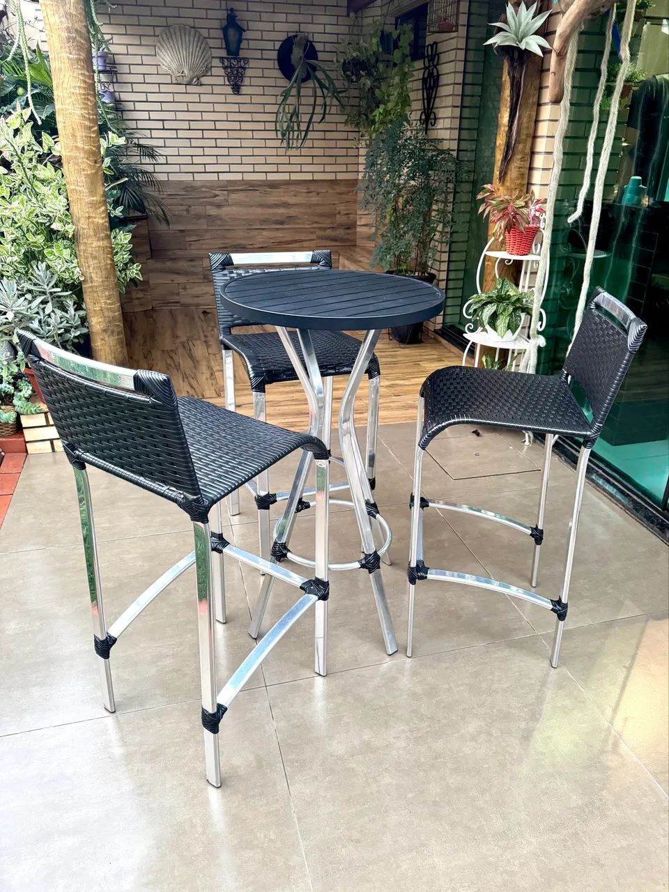 Conjunto de Mesa Bistrô + 3 Banquetas - Foto 4