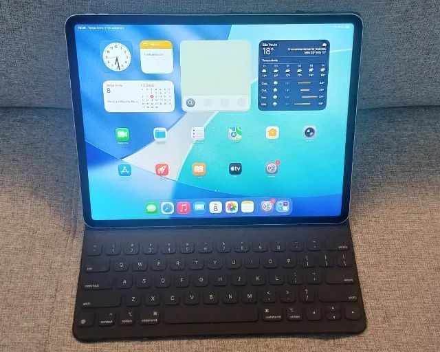 iPad Pro 12.9 M2 6 geração com Smartkeyboard Troco