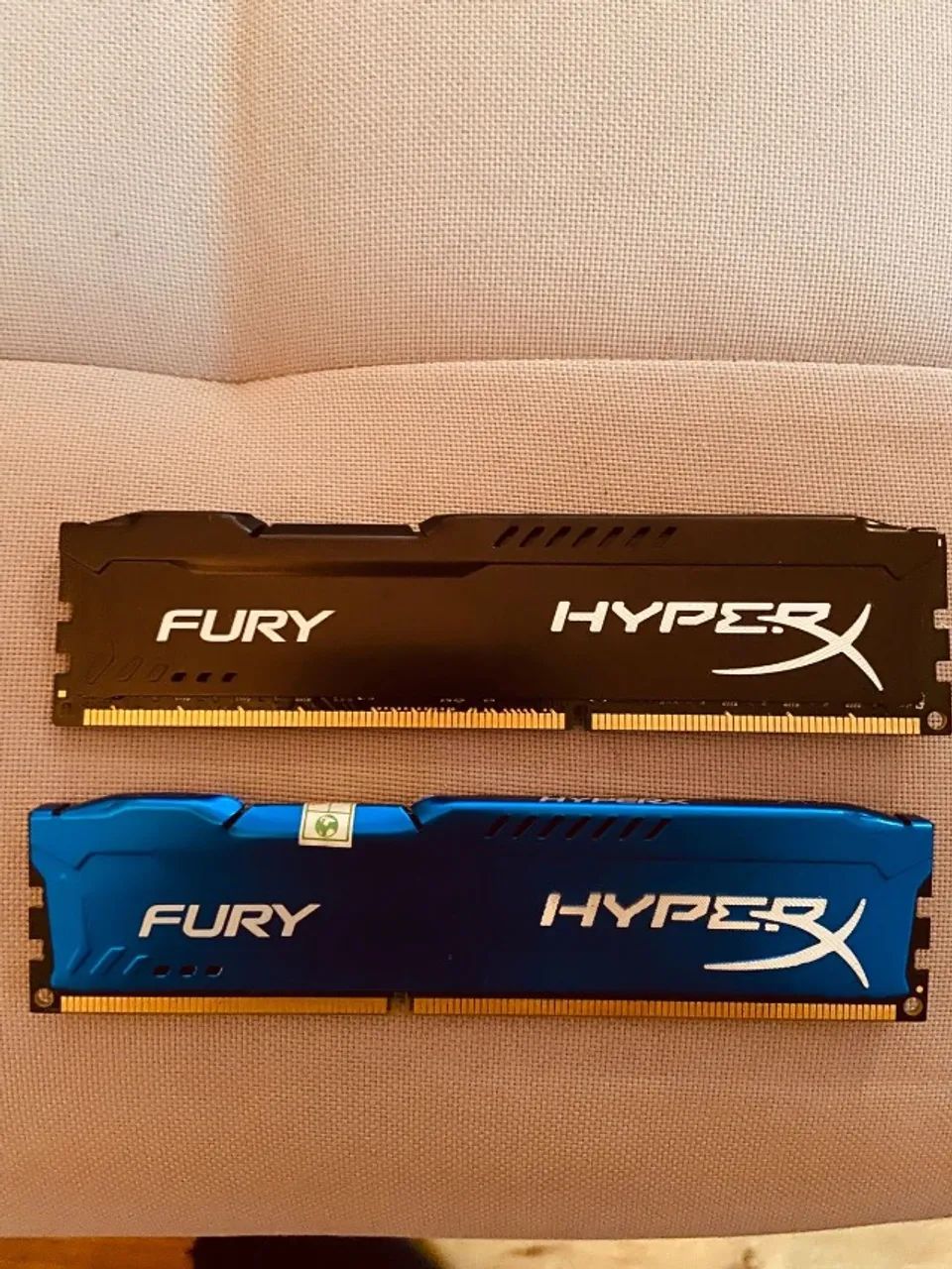Kit com 2 Memória RAM HyperX 8GB DDR3 