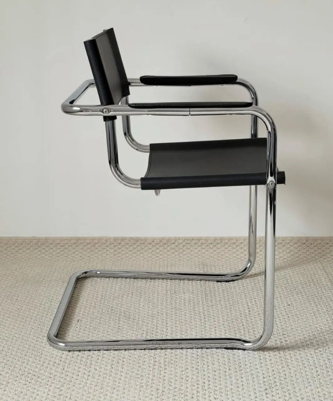 Cadeiras Modelo Bauhaus - Foto 2