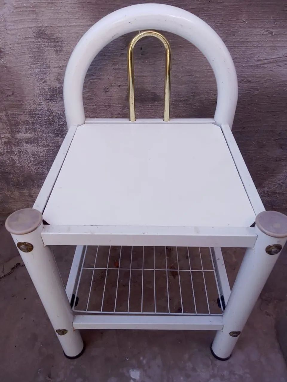 Mesinha pra quarto