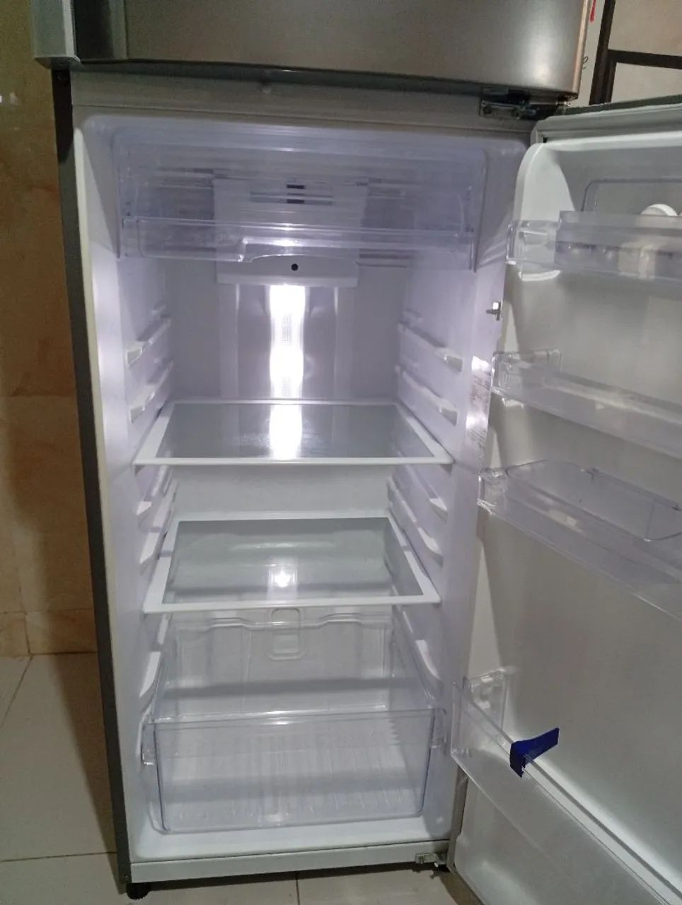 Vendo geladeira em estado de nova  - Foto 2