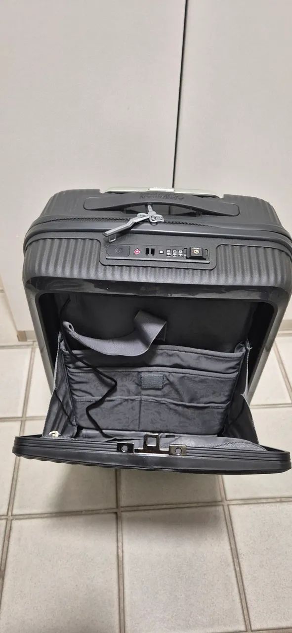 American Tourister Mala Bordo Front open 