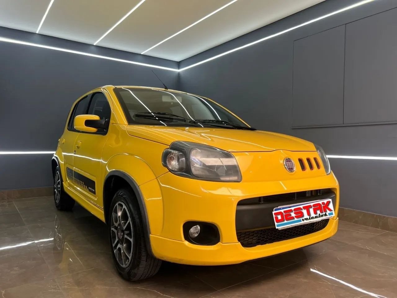 Fiat Uno Sporting 1.4 EVO Fire Flex 8V 4P 2012