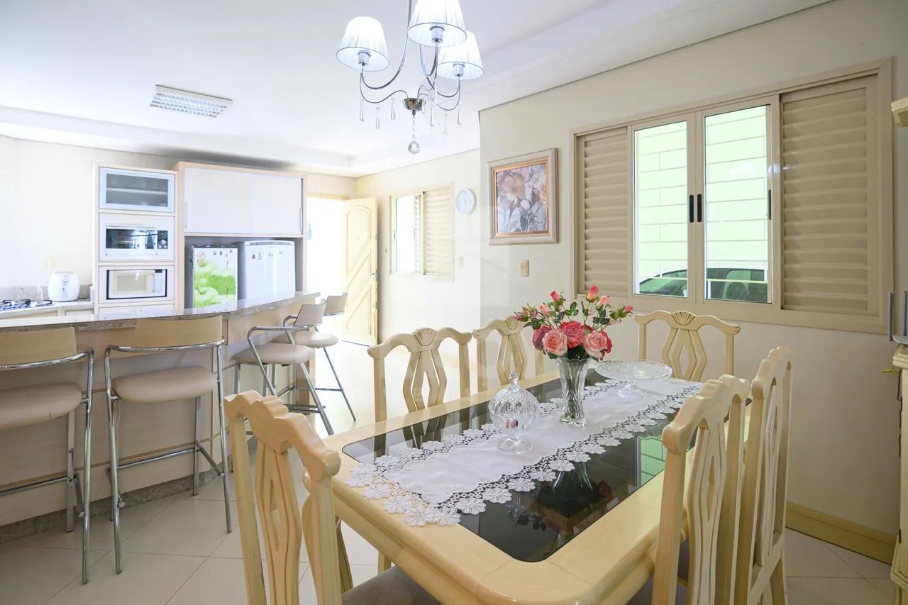 Casa semimobiliada à venda com área gourmet e academia - Foto 4
