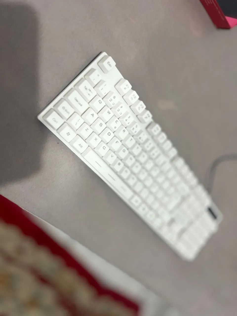 Teclado branco/semi-mecanico/100%