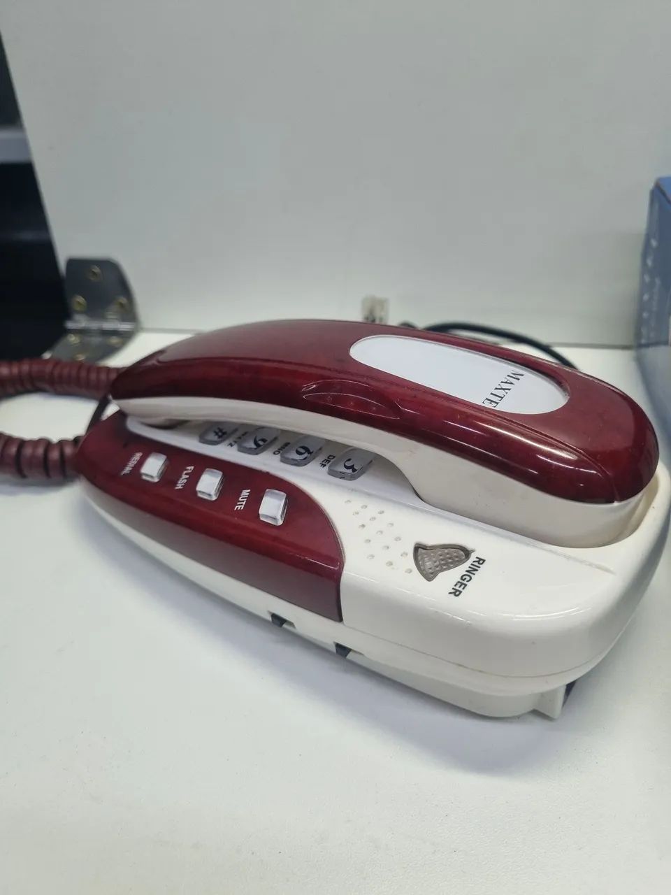 Telefone de parede antigo na caixa - Foto 5