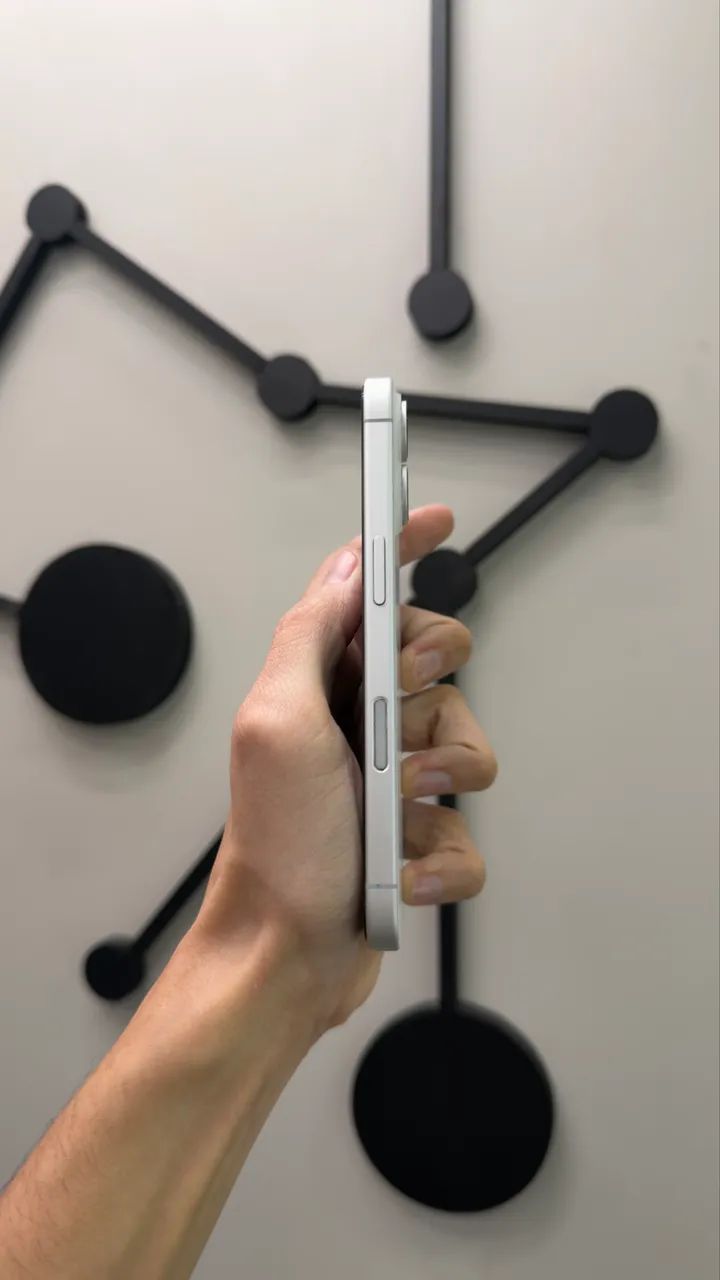 IPHONE 16 128GB SEMINOVO 
