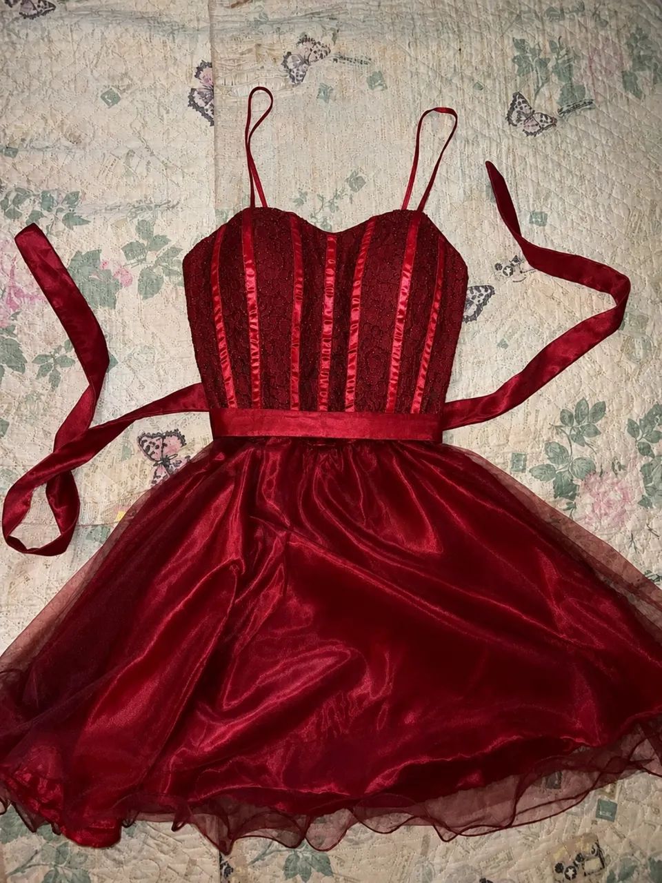 VESTIDO CURTO DE FESTA