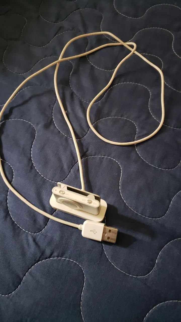 Ipod shuffle 1gb  2a geração  Pra consertar  100$ - Foto 5
