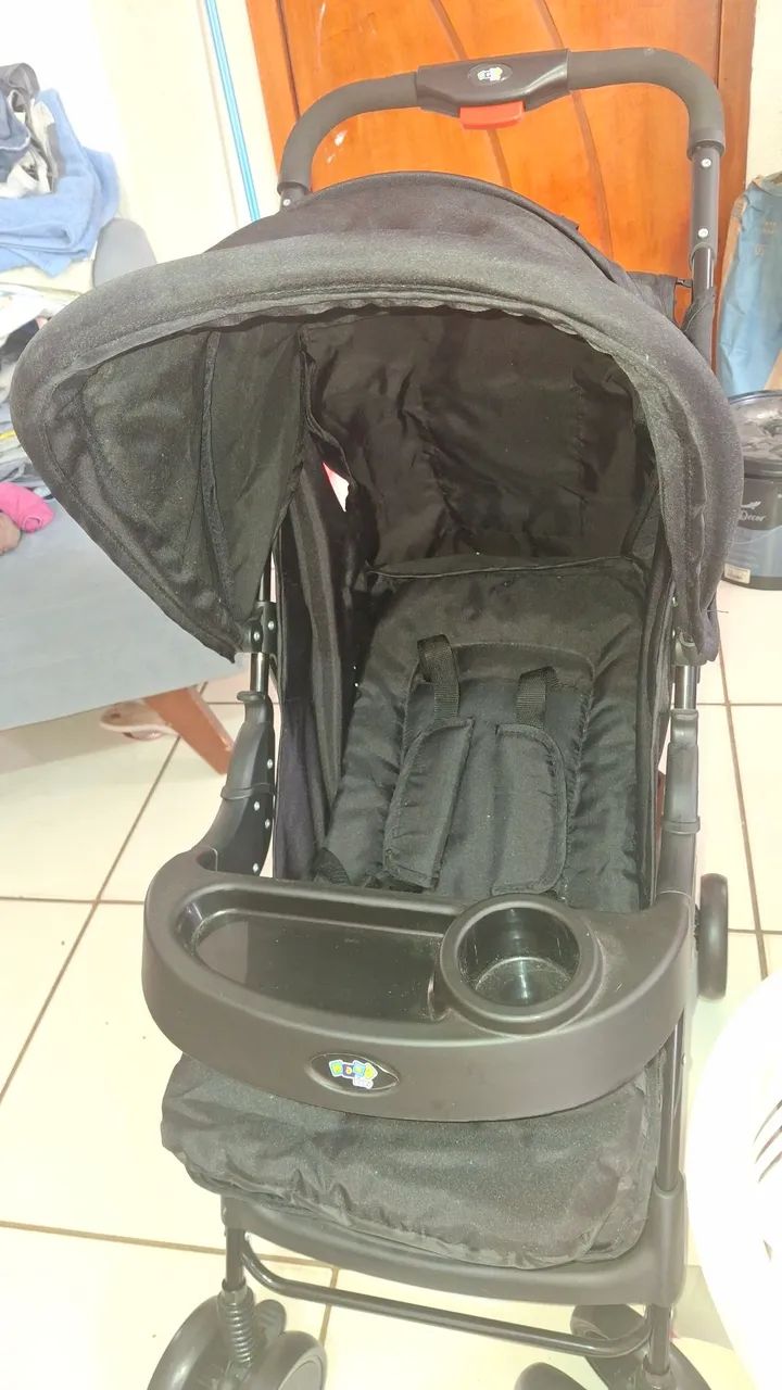 Vende-se carrinho de bebê, nov