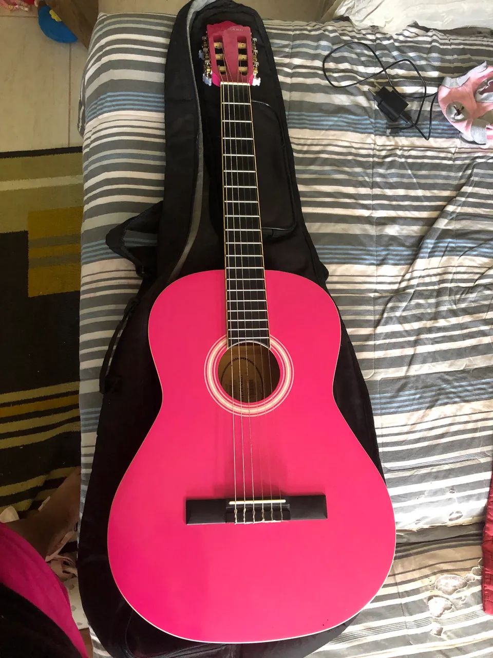 Violão rosa Michael 