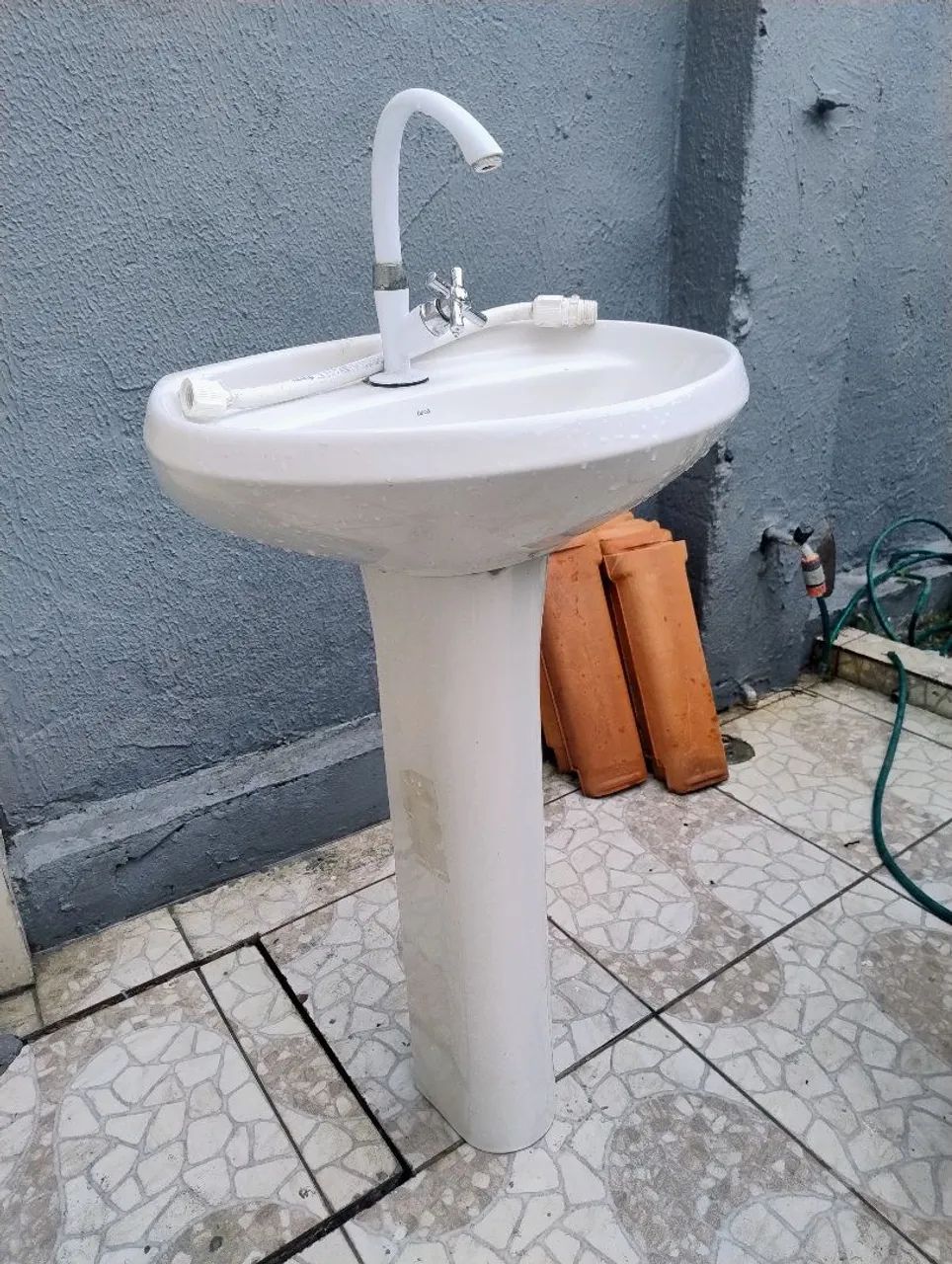 Pia com coluna DECA