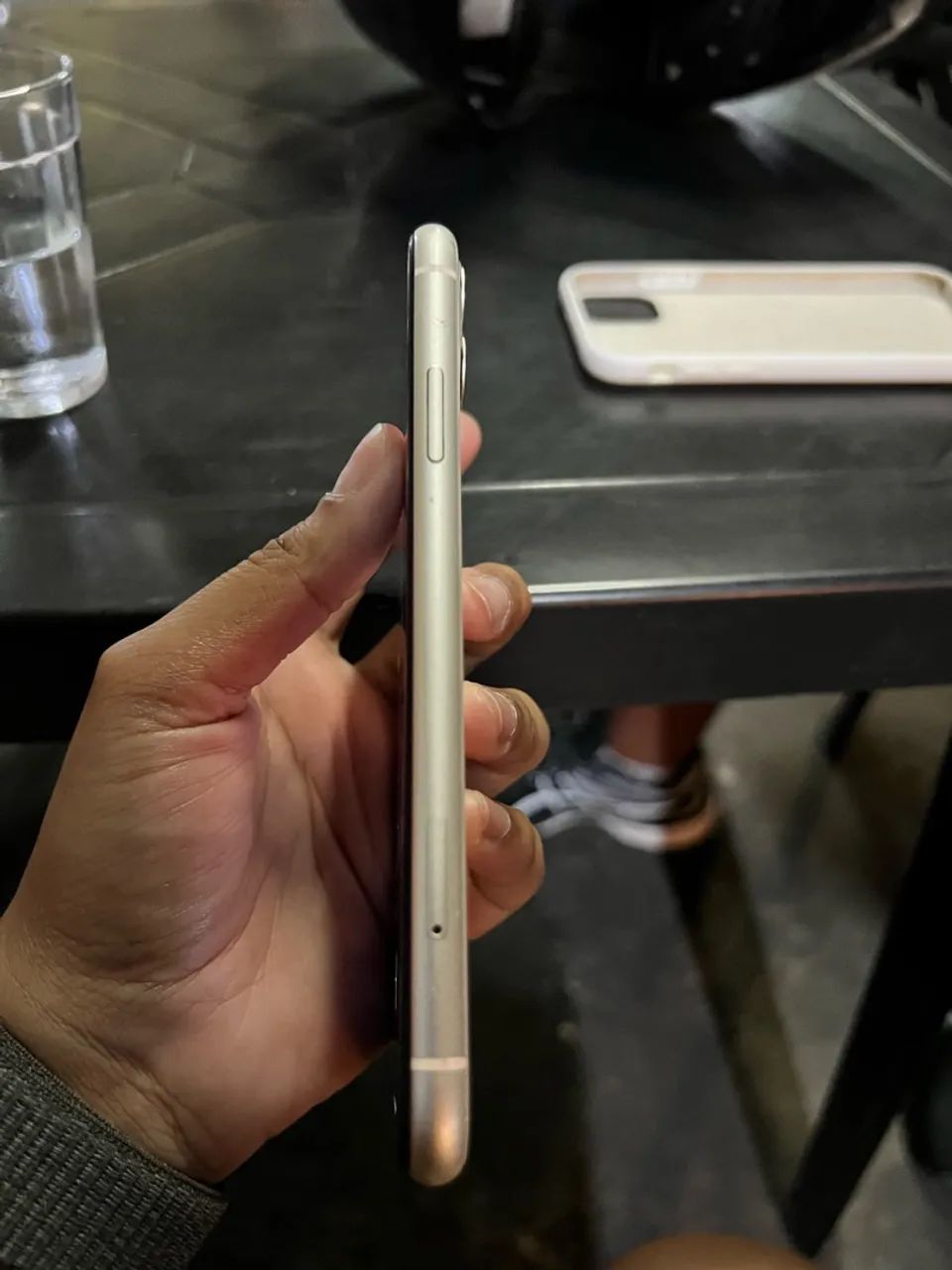 iPhone 11 64gb Branco  - Foto 2