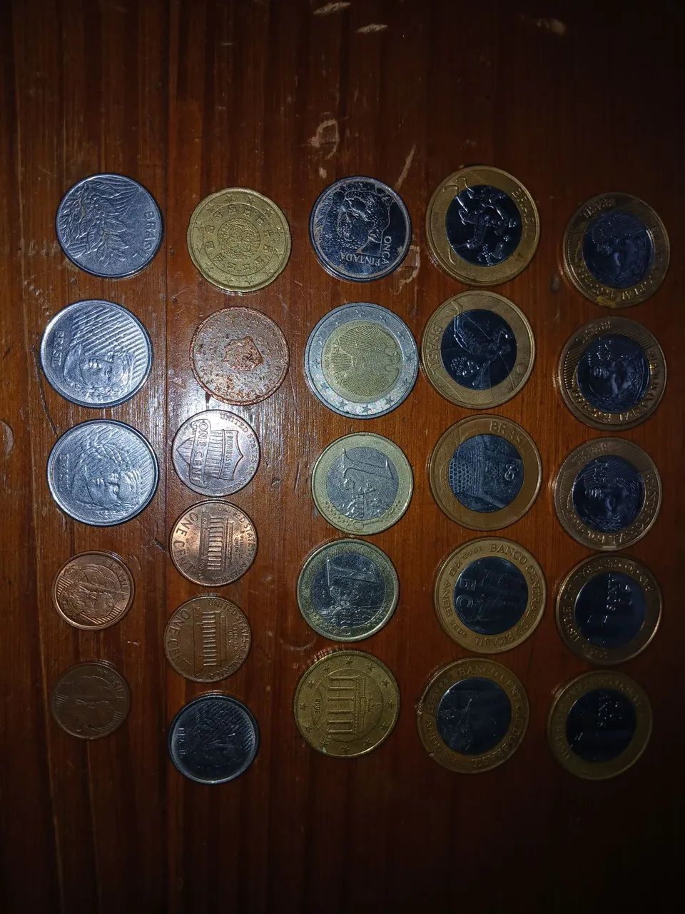 Vendo troco ou negócio moedas para coleção 