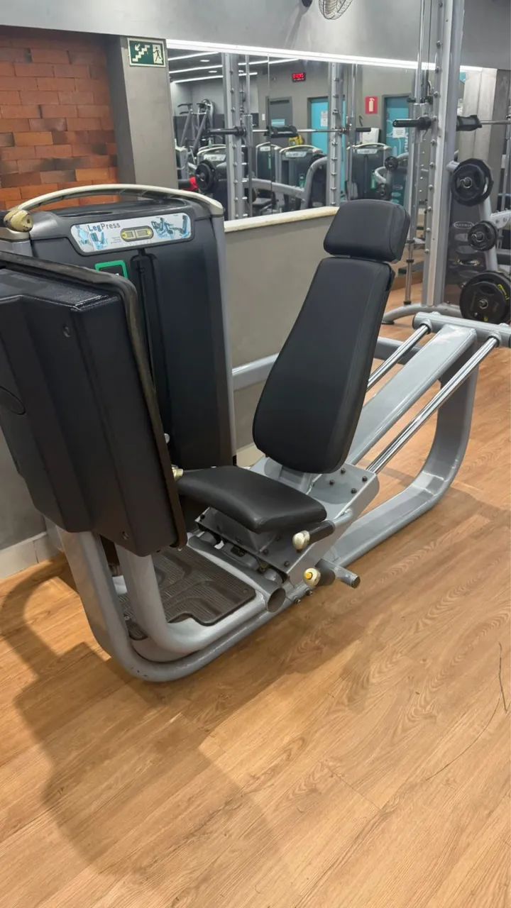 Leg press 180° MATRIX - seminovo