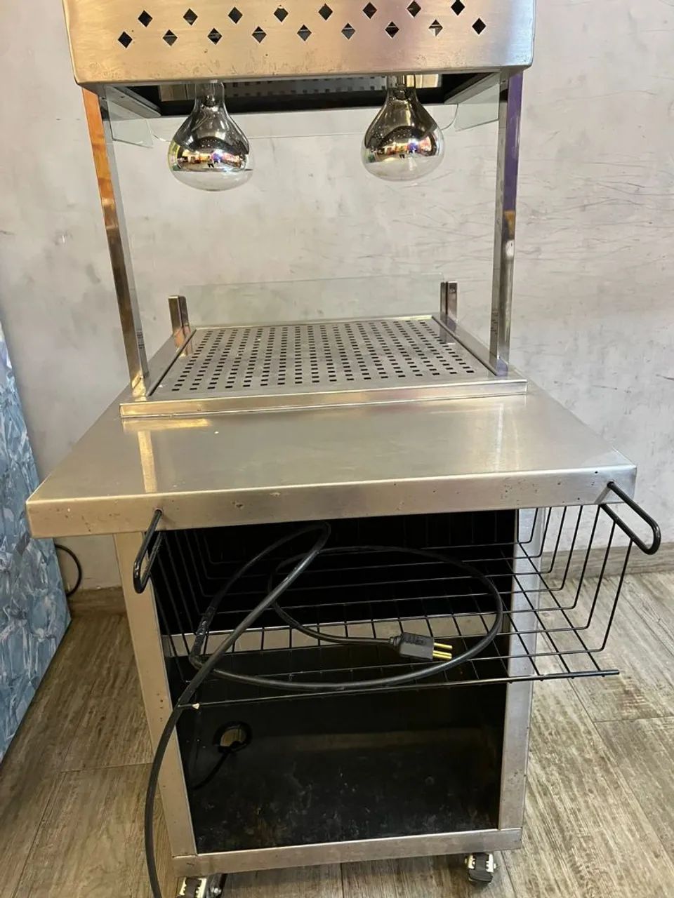 Vendo pista quente de banho Maria com geladeira central  - Foto 6