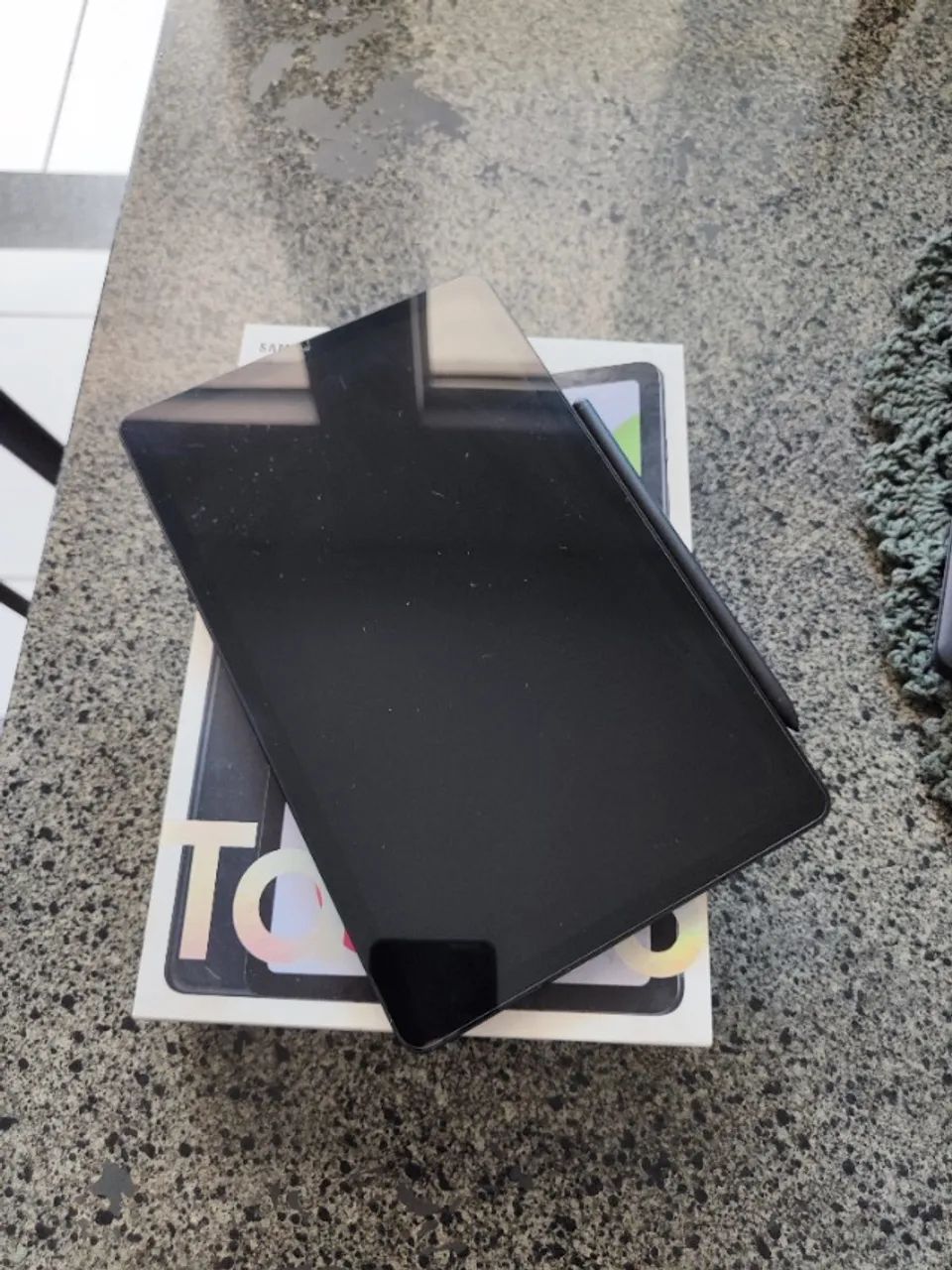 Samsung Galaxy Tab S6 Lite 128GB, modelo SM-P619, versão 4G/Wi-Fi.