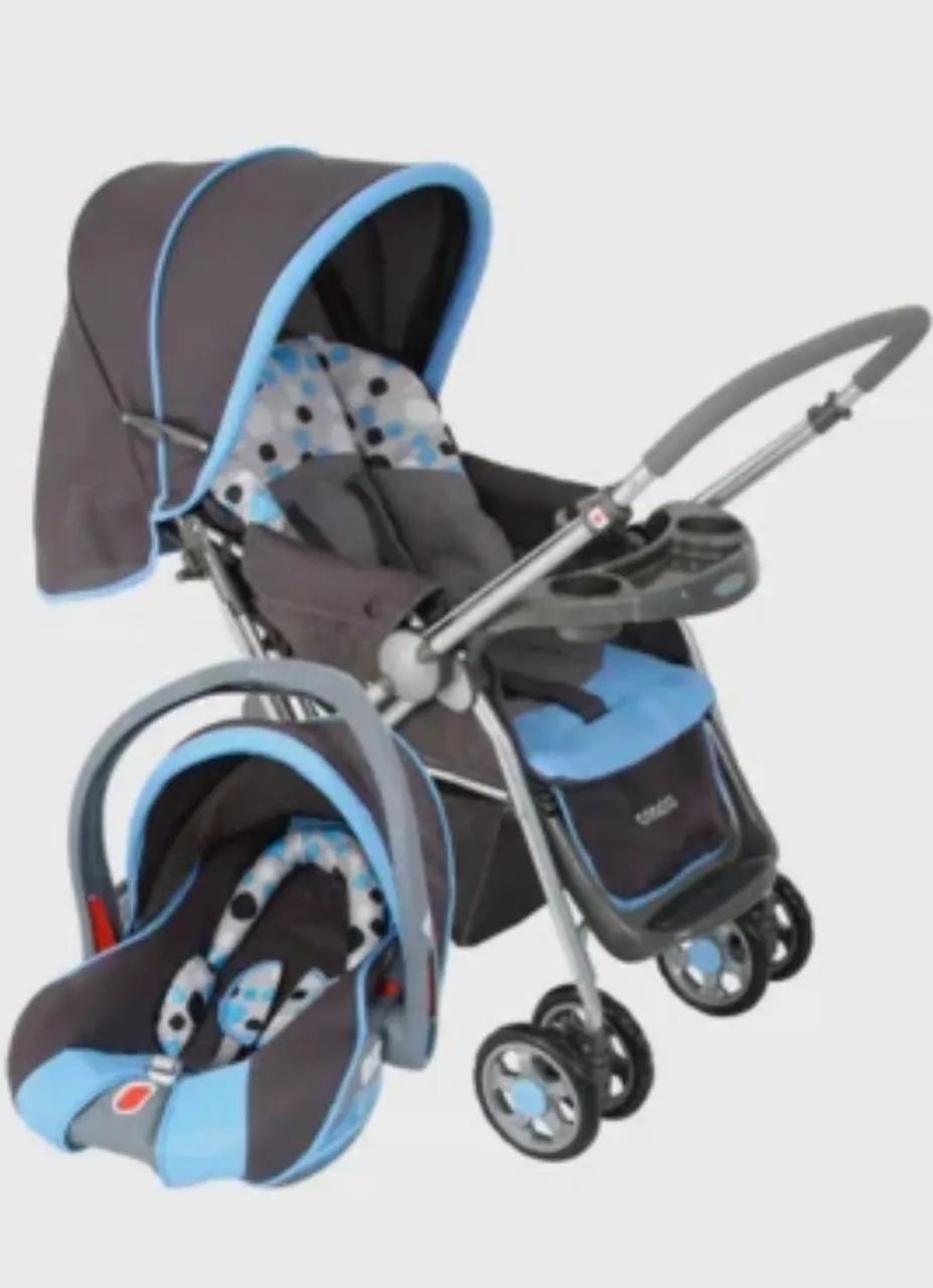 Carrinho de bebê com bebê conforto Cosco - Foto 2