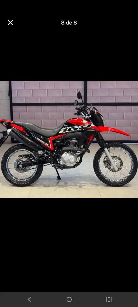 Moto particular! Muito bem conservada e com pouca km