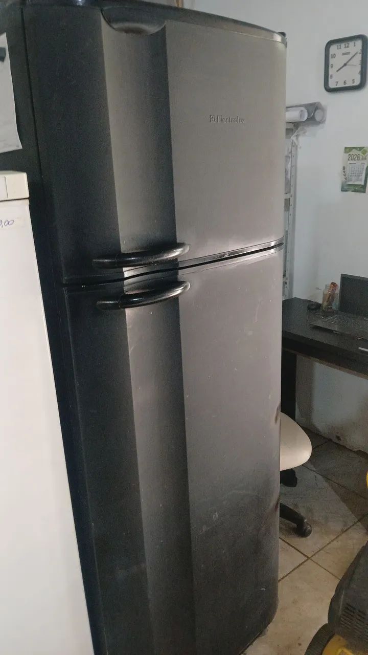 Vendo geladeira Electrolux 