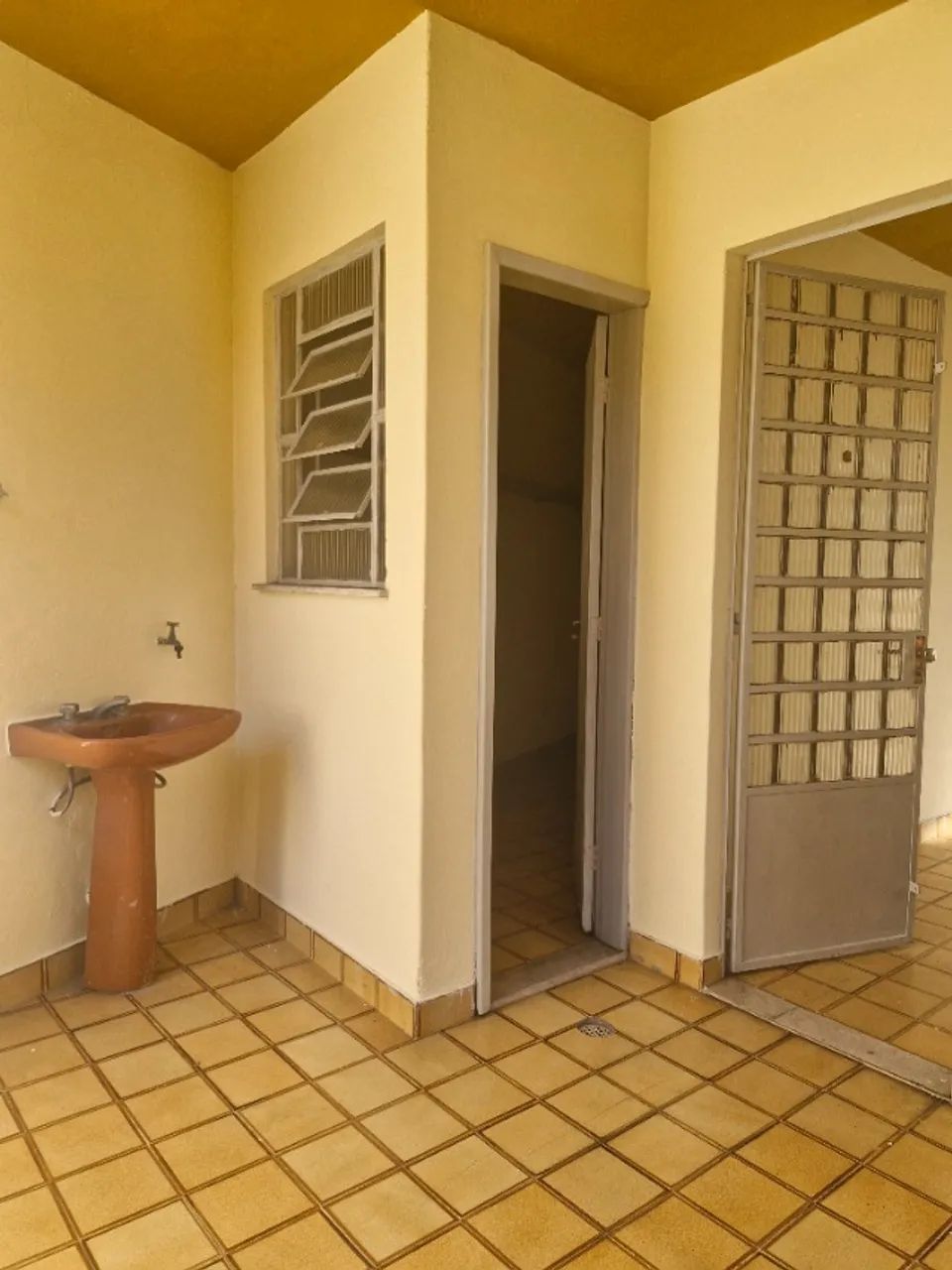 Casa em colégio, 03 quartos  - Foto 2