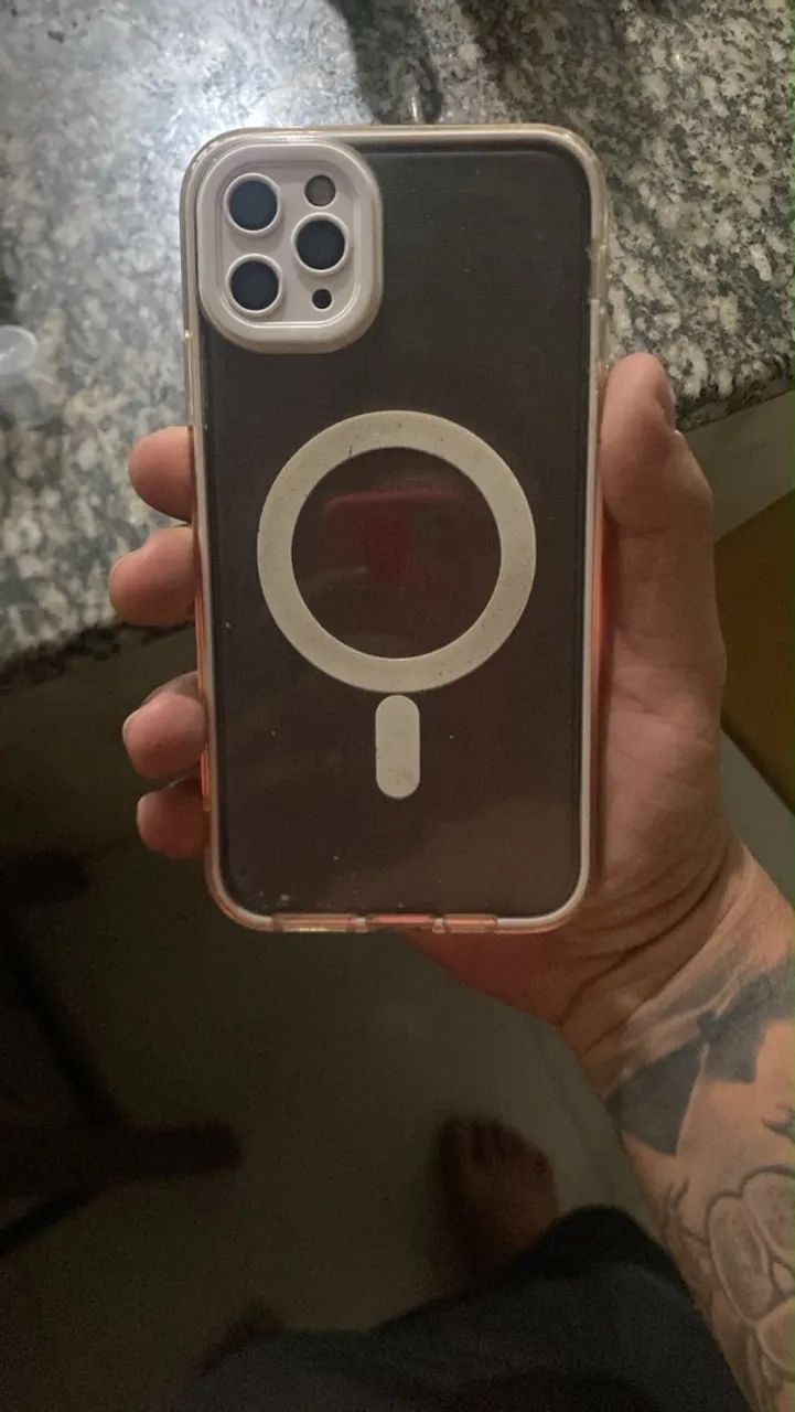 OPORTUNIDADE! iPhone 11 Pro Max 128gb sem detalhes  - Foto 3