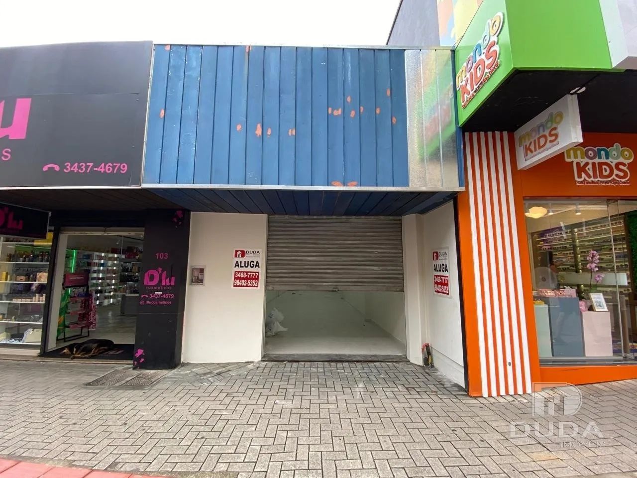 Sala comercial com 103 m²