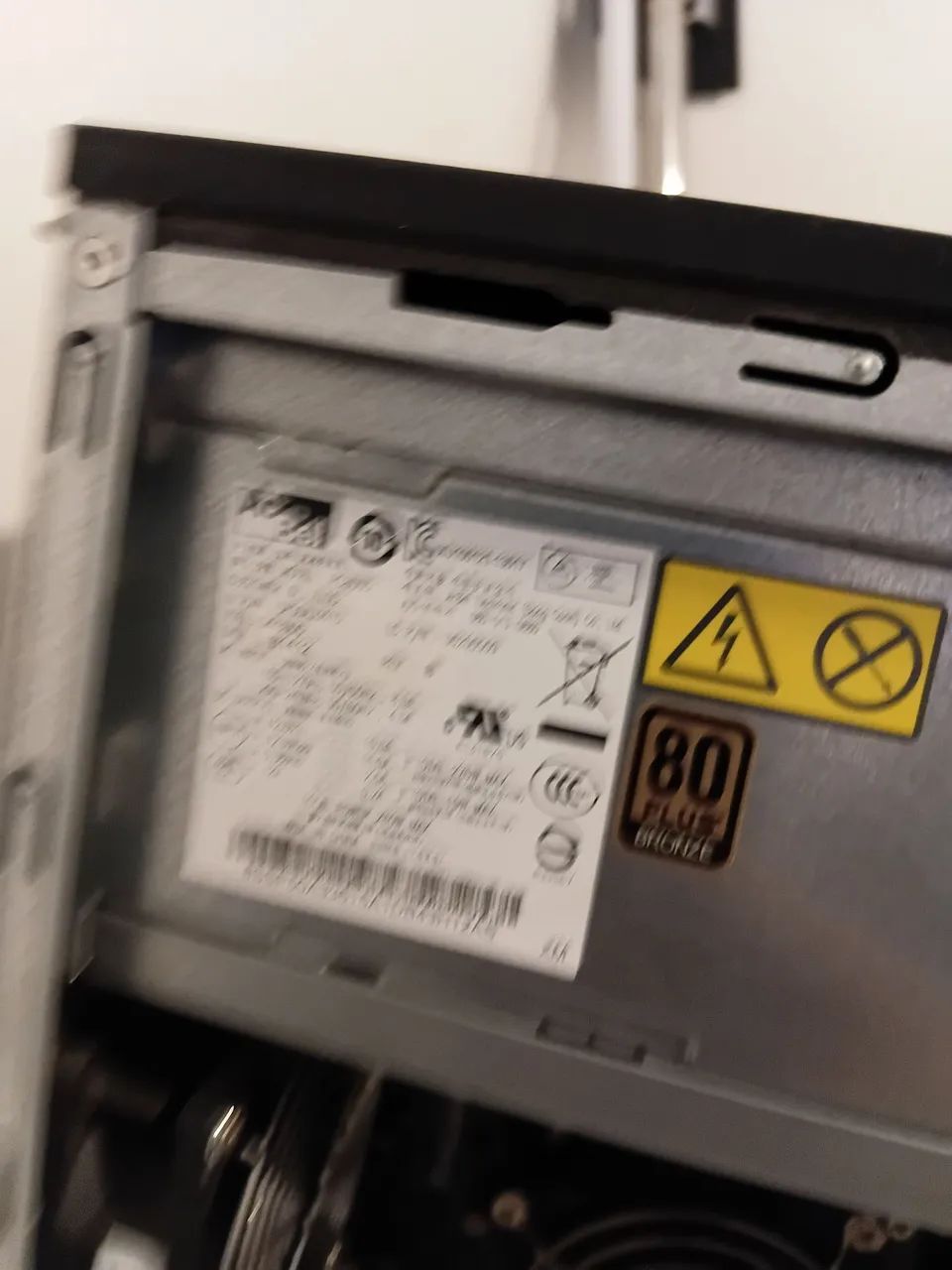 Computador servidor desktop lenovo xeon 16gb think server TS140 - Foto 3